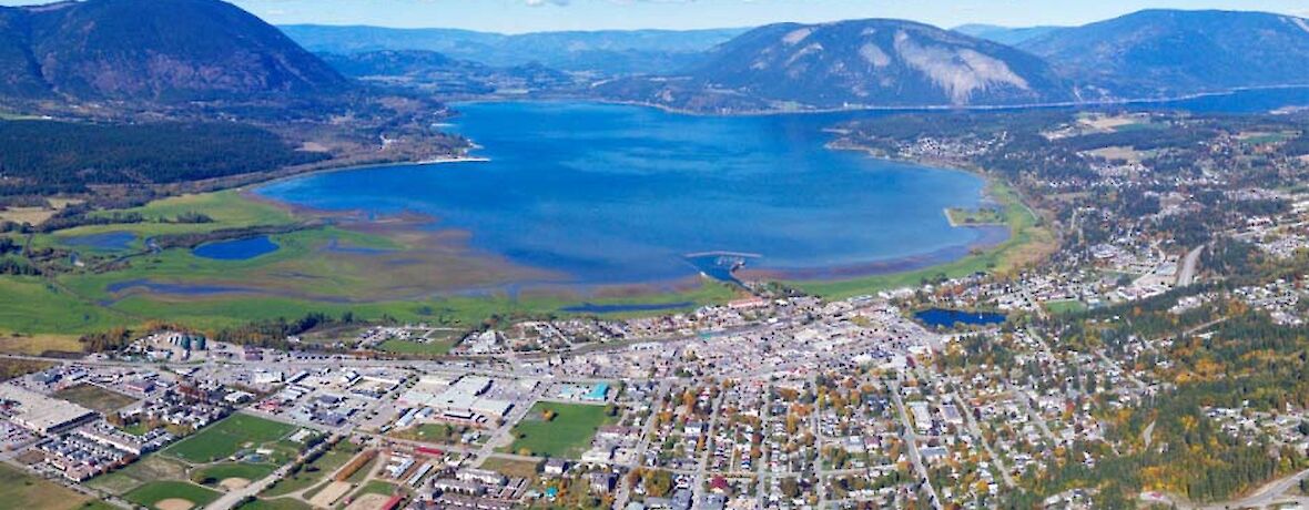 The City of Salmon Arm sits on the shores of the beautiful Shuswap Lake.