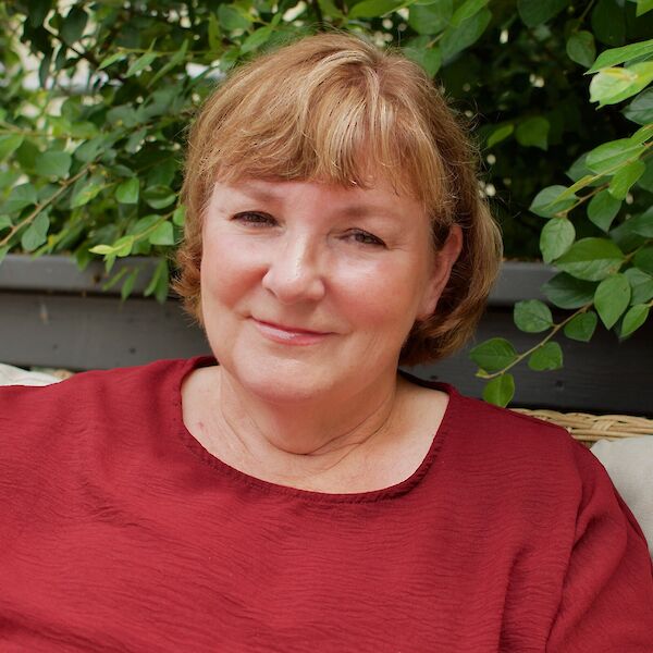 Susan Heaton-Sherstobitoff